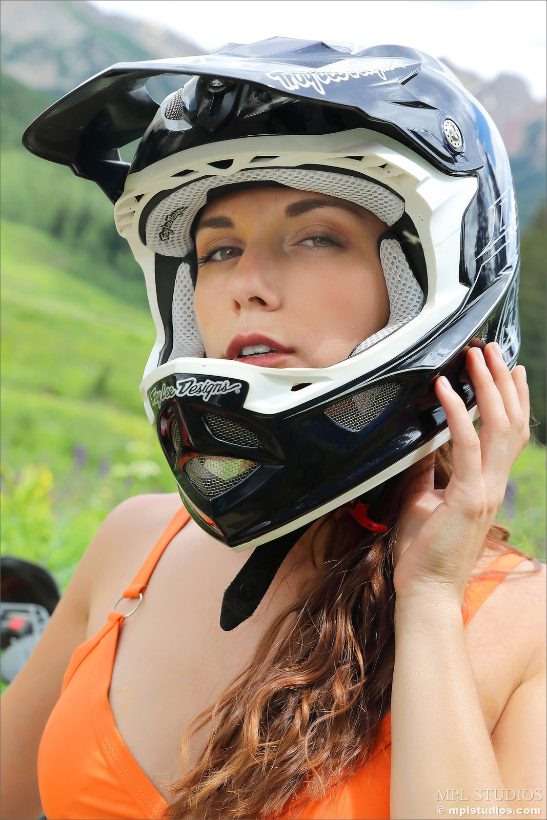 Сексуальная Мотоциклистка 